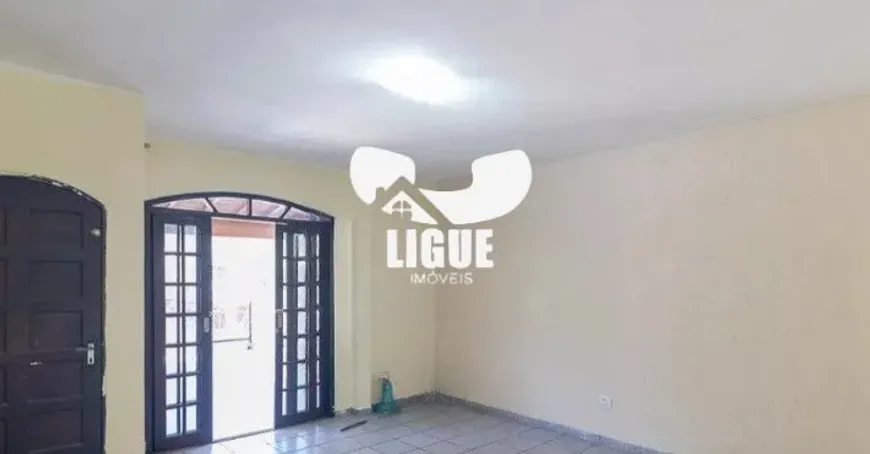 Foto 1 de Sobrado com 3 Quartos à venda, 240m² em Jardim Marek, Santo André