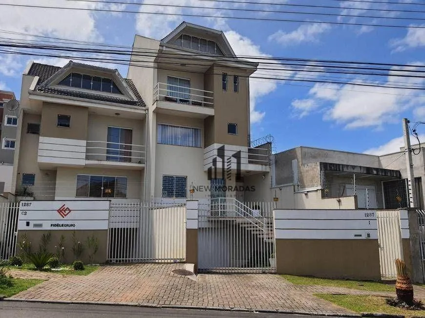 Foto 1 de Sobrado com 3 Quartos à venda, 206m² em Água Verde, Curitiba