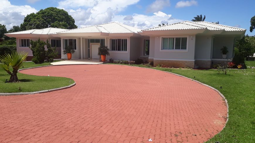 Foto 1 de Casa de Condomínio com 4 Quartos à venda, 700m² em Portao, Lauro de Freitas