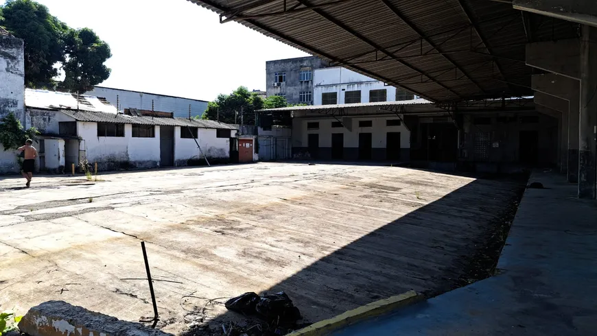 Foto 1 de Galpão/Depósito/Armazém para venda ou aluguel, 4900m² em Penha, Rio de Janeiro