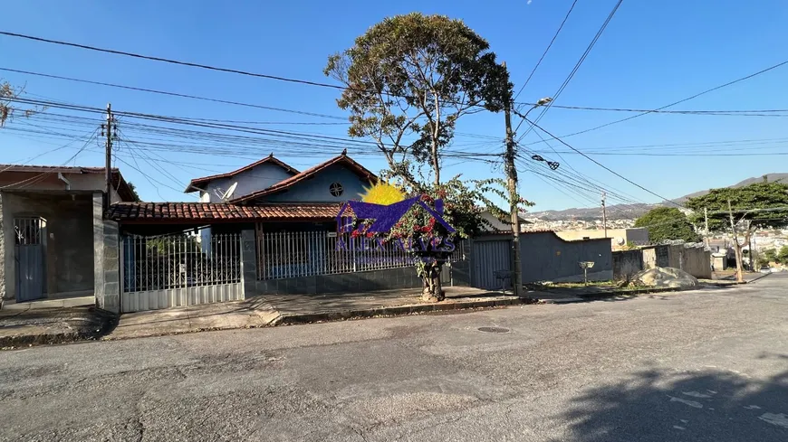 Foto 1 de Casa com 5 Quartos à venda, 190m² em Teixeira Dias, Belo Horizonte