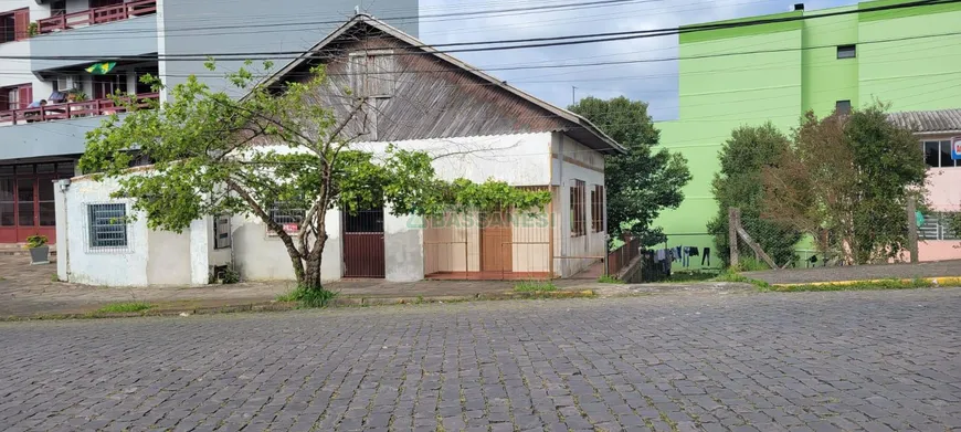 Foto 1 de Casa com 3 Quartos à venda, 424m² em Cruzeiro, Caxias do Sul