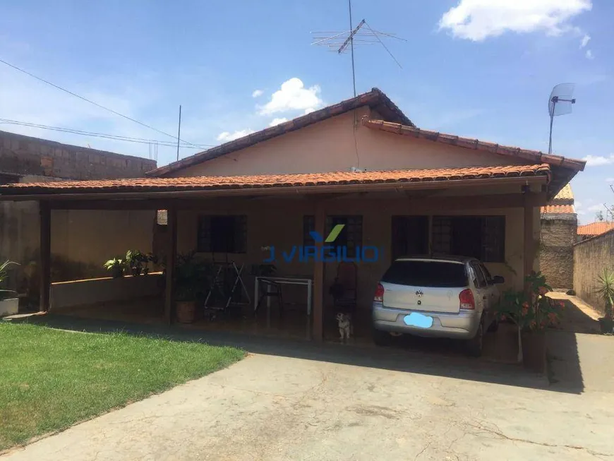 Foto 1 de Casa com 3 Quartos à venda, 150m² em Prado, Paracatu