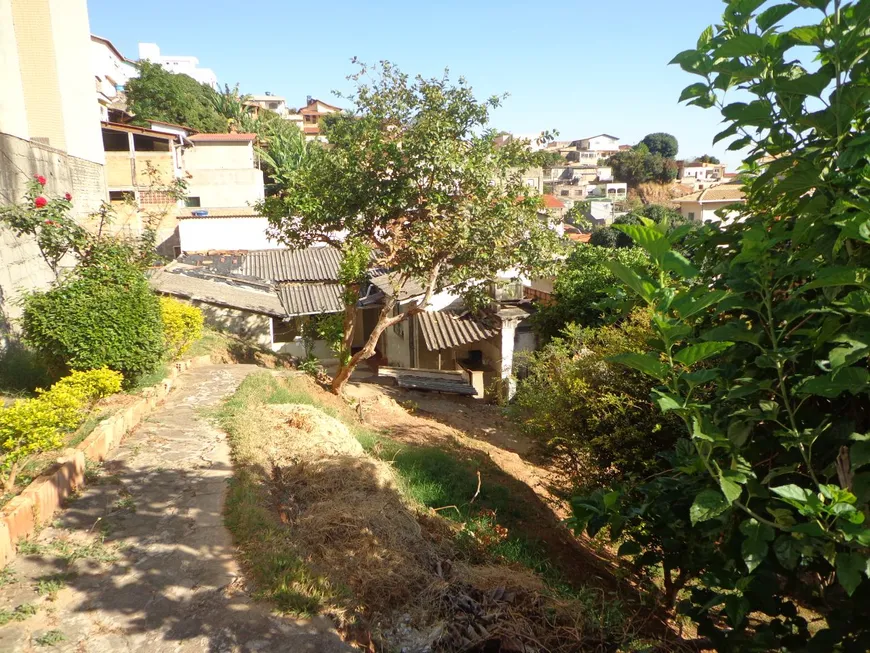 Foto 1 de Lote/Terreno à venda, 300m² em Caiçaras, Belo Horizonte