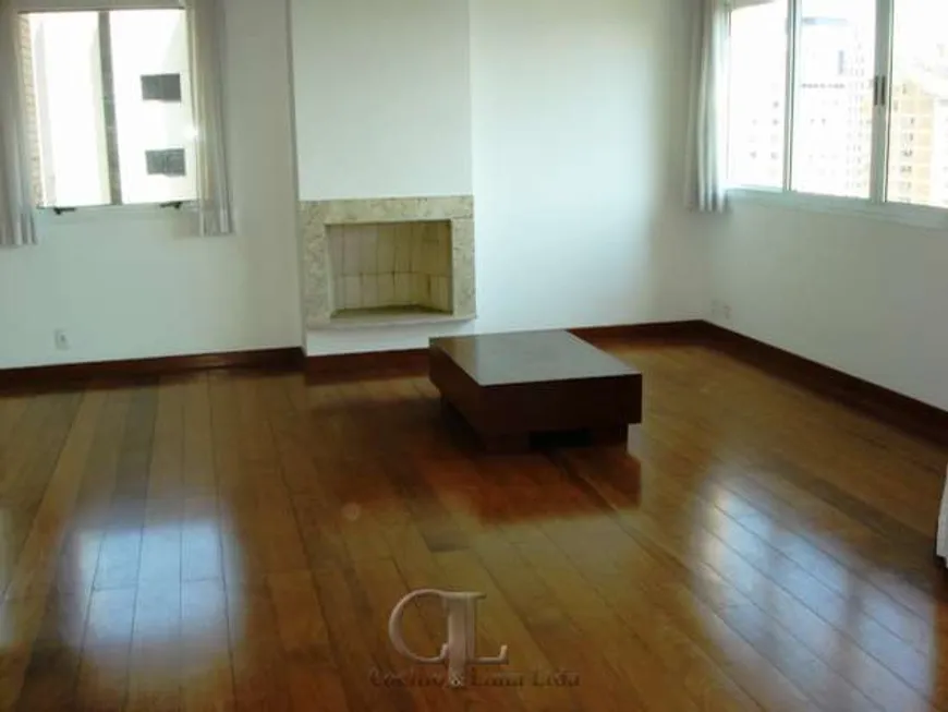 Foto 1 de Apartamento com 3 Quartos para alugar, 225m² em Moema, São Paulo