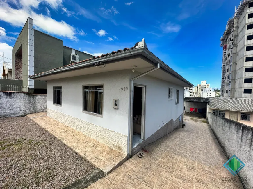 Foto 1 de Casa com 3 Quartos à venda, 88m² em Ipiranga, São José