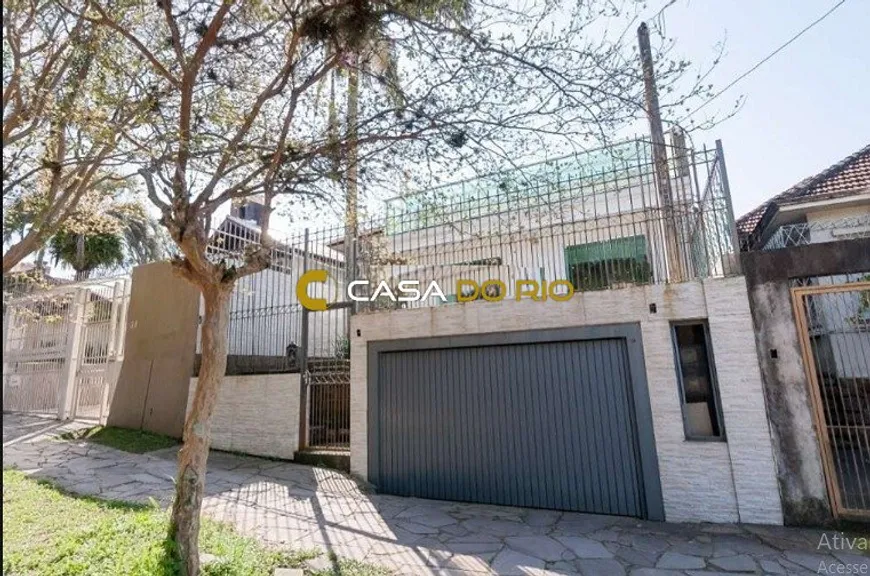 Foto 1 de Casa com 2 Quartos à venda, 170m² em Vila Assunção, Porto Alegre