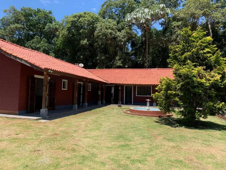 Foto 1 de Fazenda/Sítio com 3 Quartos à venda, 300m² em Parque Jacarandá, Arujá