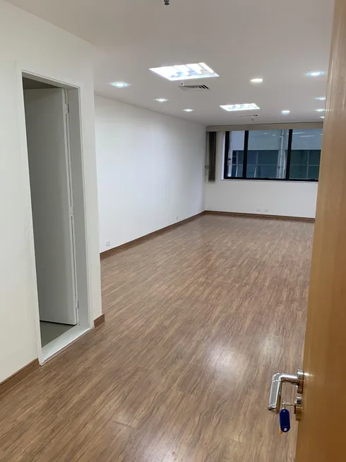 Foto 1 de Sala Comercial à venda, 76m² em Centro, Rio de Janeiro