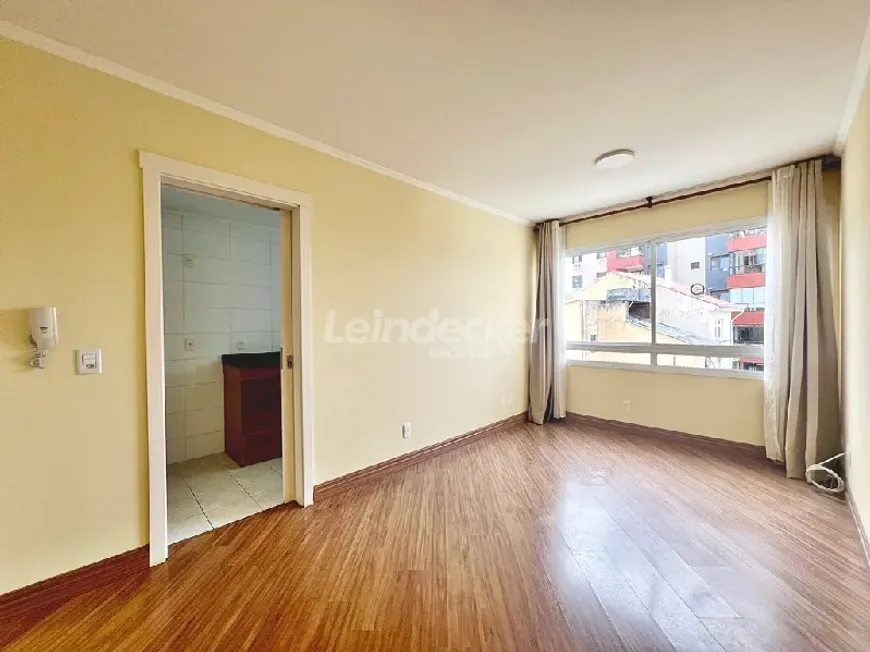 Foto 1 de Apartamento com 1 Quarto para alugar, 39m² em Rio Branco, Porto Alegre