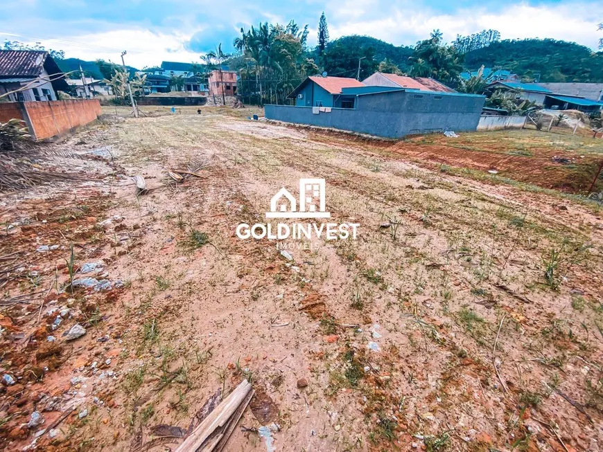 Foto 1 de Lote/Terreno à venda, 673m² em , Guabiruba