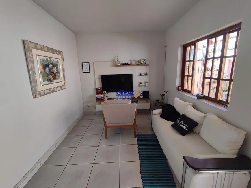 Foto 1 de Casa com 3 Quartos à venda, 180m² em Cardoso, Belo Horizonte