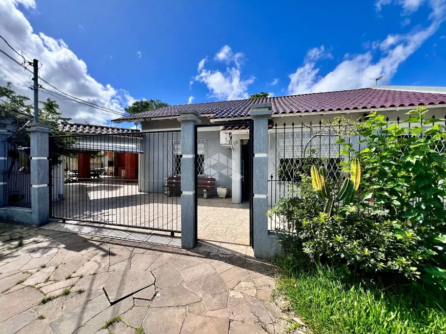 Foto 1 de Casa com 3 Quartos à venda, 200m² em Harmonia, Canoas