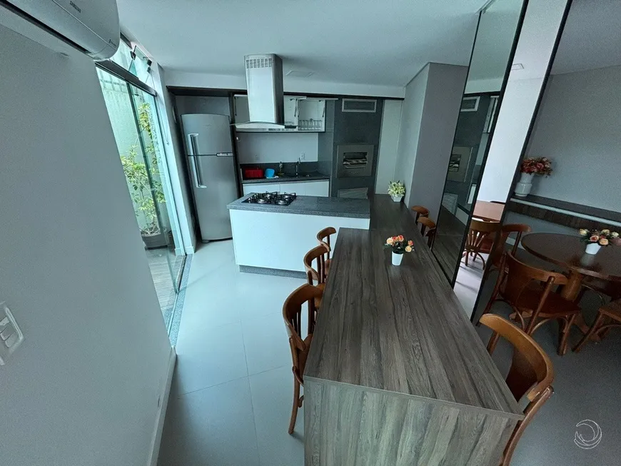 Foto 1 de Apartamento com 2 Quartos à venda, 74m² em Itacorubi, Florianópolis