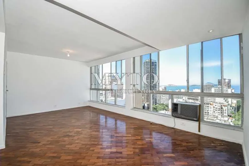 Foto 1 de Apartamento com 4 Quartos à venda, 135m² em Leblon, Rio de Janeiro
