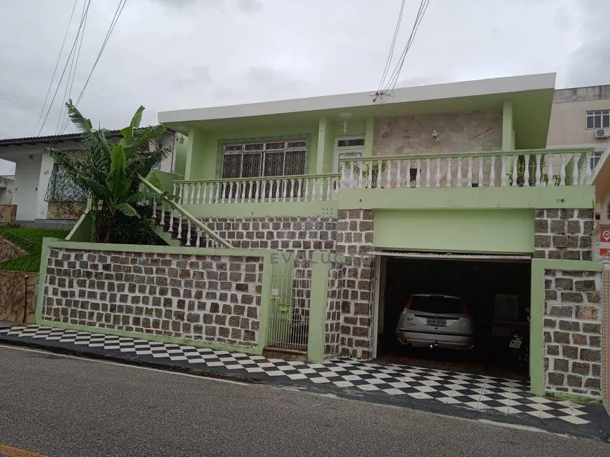 Foto 1 de Casa com 3 Quartos à venda, 149m² em Barreiros, São José