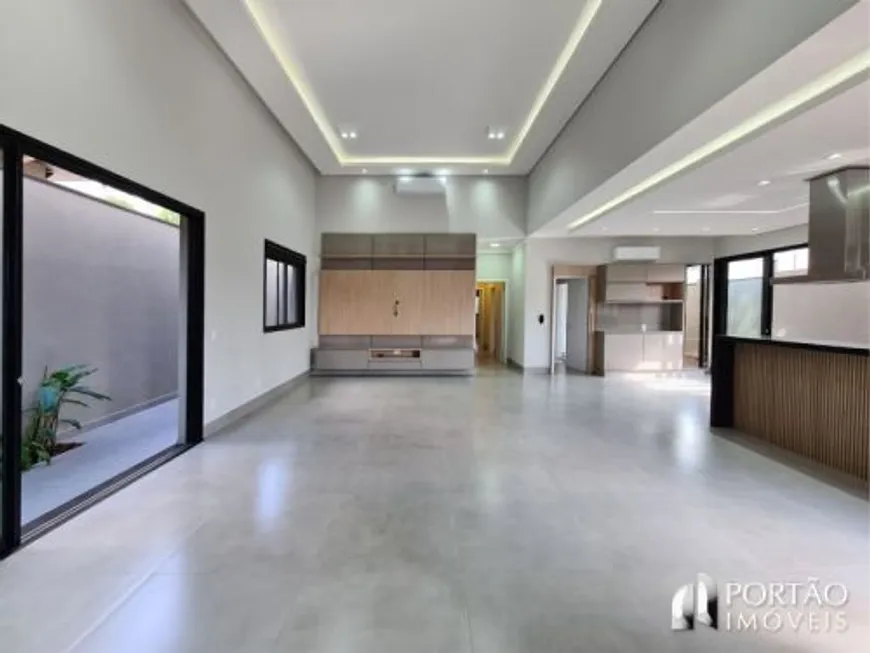 Foto 1 de Casa com 3 Quartos à venda, 230m² em Residencial Villaggio II, Bauru
