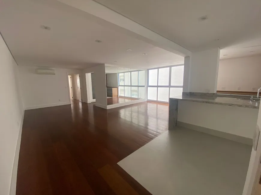 Foto 1 de Apartamento com 3 Quartos para venda ou aluguel, 144m² em Jardim América, São Paulo
