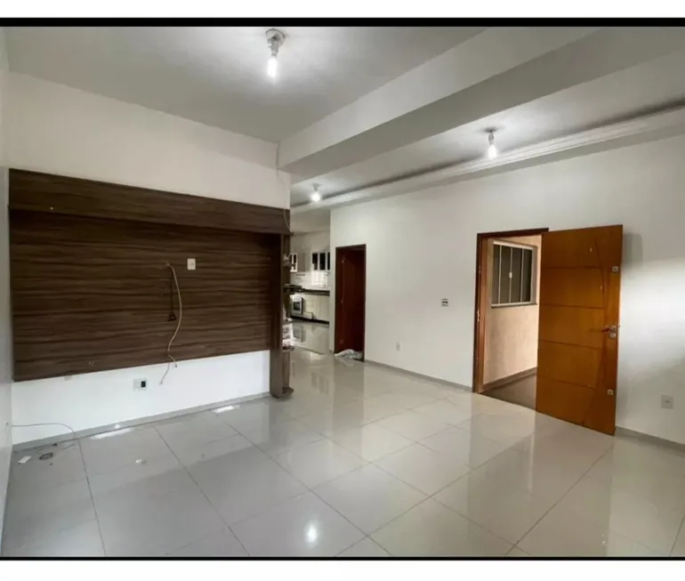 Foto 1 de Casa com 3 Quartos à venda, 130m² em Centro, Embu das Artes