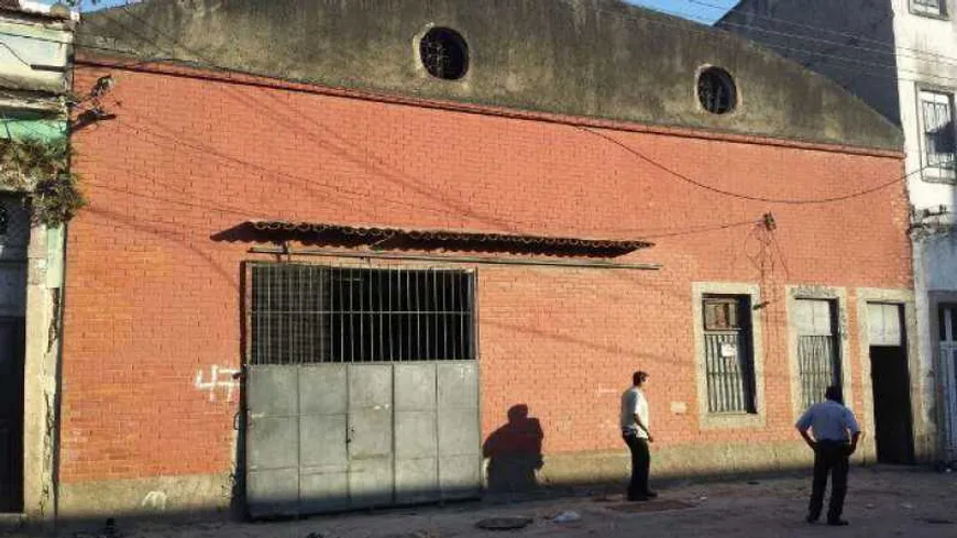 Foto 1 de Galpão/Depósito/Armazém à venda, 750m² em Gamboa, Rio de Janeiro