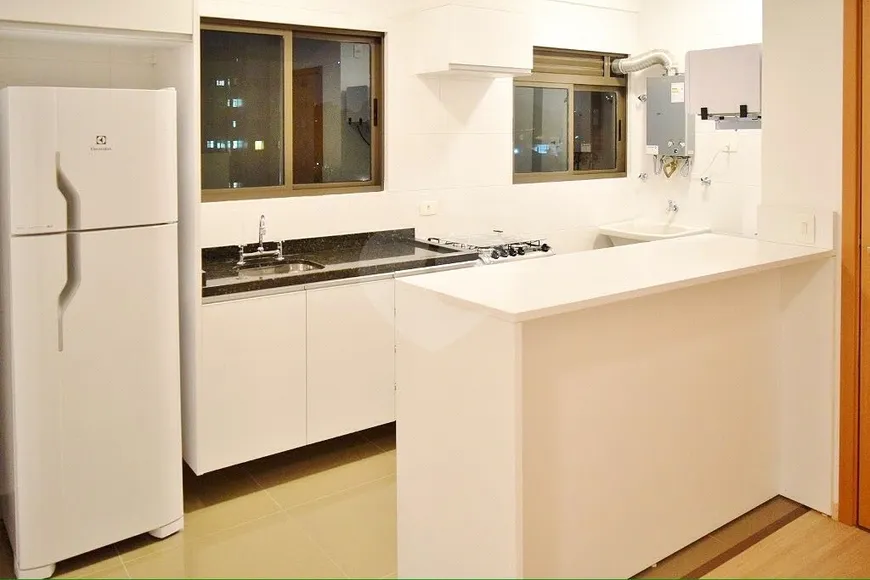 Foto 1 de Apartamento com 2 Quartos à venda, 70m² em Champagnat, Curitiba