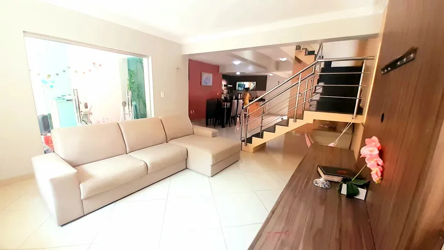 Foto 1 de Casa com 3 Quartos para alugar, 300m² em Cidade Velha, Belém