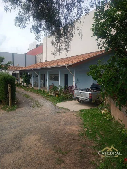 Foto 1 de Galpão/Depósito/Armazém à venda, 815m² em Chácaras Santa Martha, Várzea Paulista