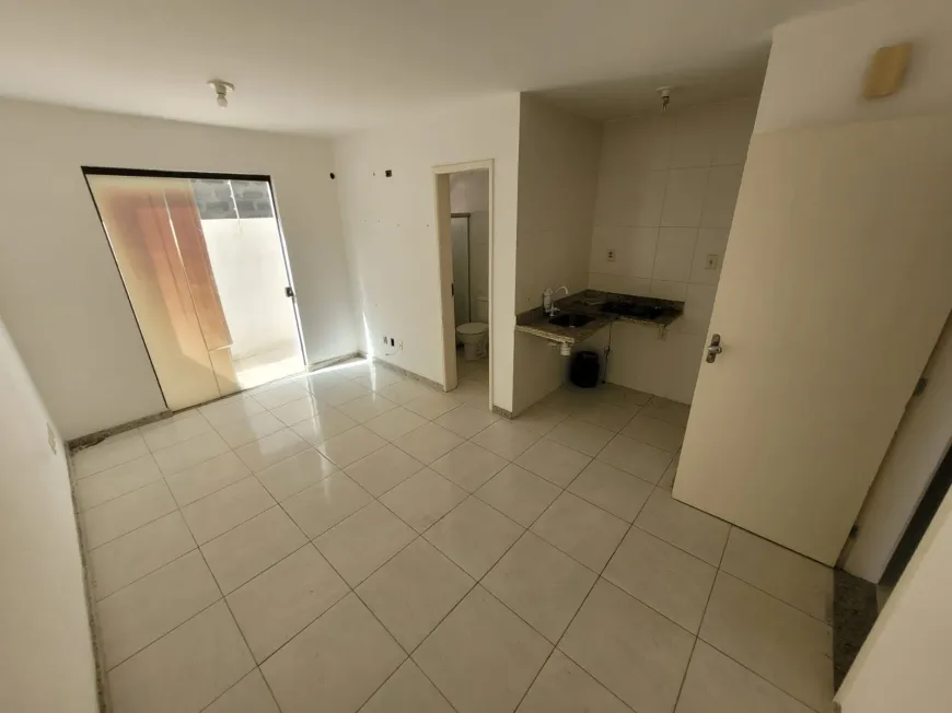 Foto 1 de Apartamento com 1 Quarto para alugar, 20m² em Buraquinho, Lauro de Freitas