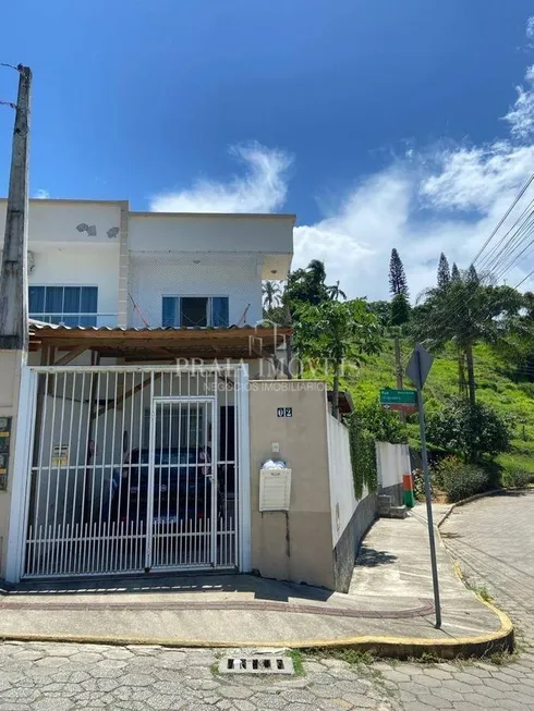 Foto 1 de Sobrado com 2 Quartos à venda, 116m² em Areias, Camboriú