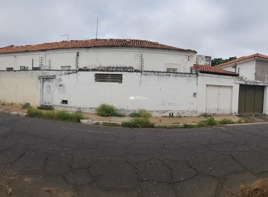 Foto 1 de Casa com 3 Quartos para alugar, 200m² em Vermelha, Teresina