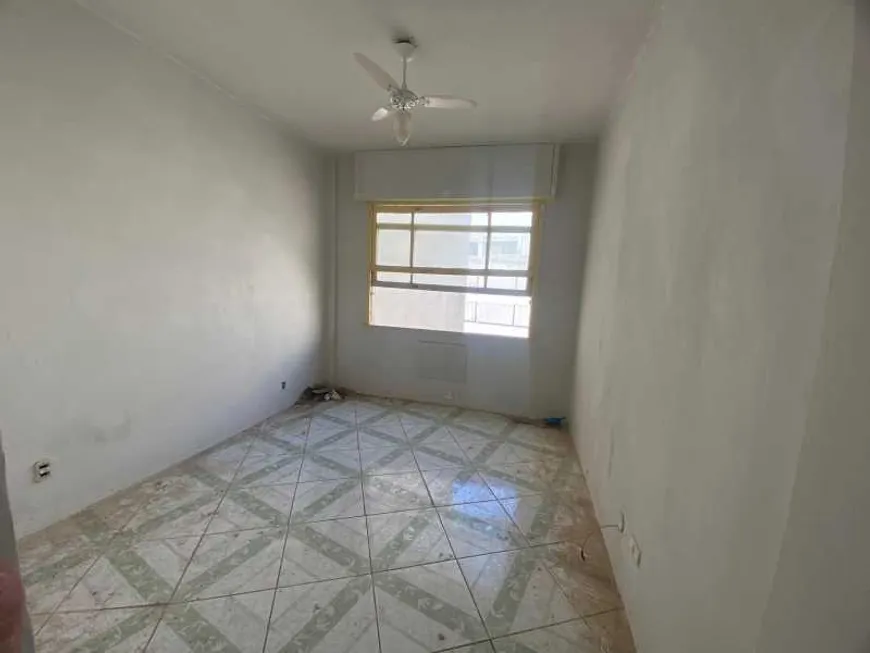 Foto 1 de Kitnet com 1 Quarto à venda, 29m² em Copacabana, Rio de Janeiro