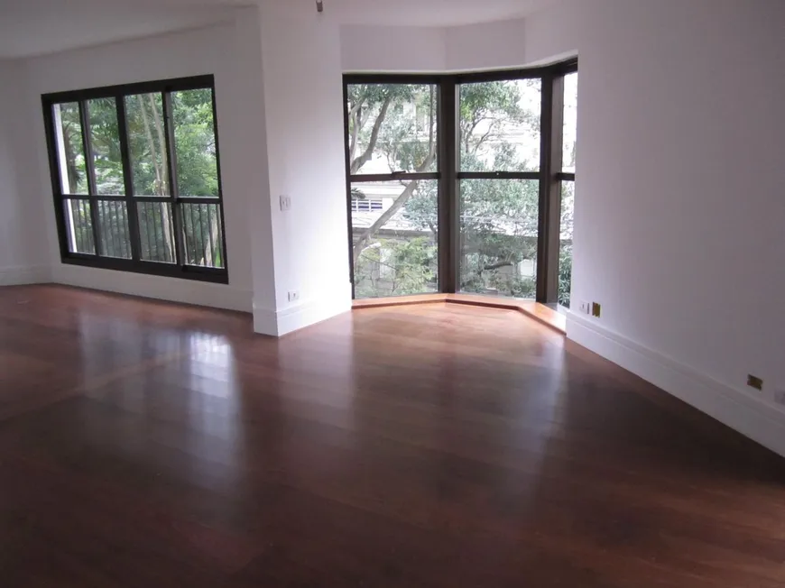 Foto 1 de Apartamento com 4 Quartos à venda, 210m² em Vila Nova Conceição, São Paulo