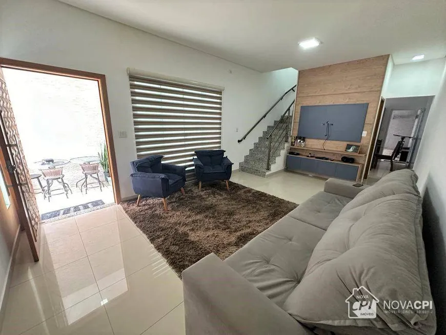 Foto 1 de Sobrado com 3 Quartos à venda, 127m² em Vila Tupi, Praia Grande