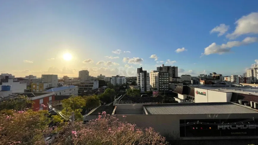 Foto 1 de Apartamento com 3 Quartos à venda, 85m² em Floresta, Porto Alegre