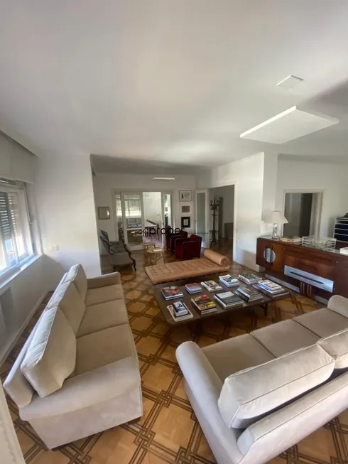 Foto 1 de Apartamento com 3 Quartos à venda, 300m² em Centro, Pelotas