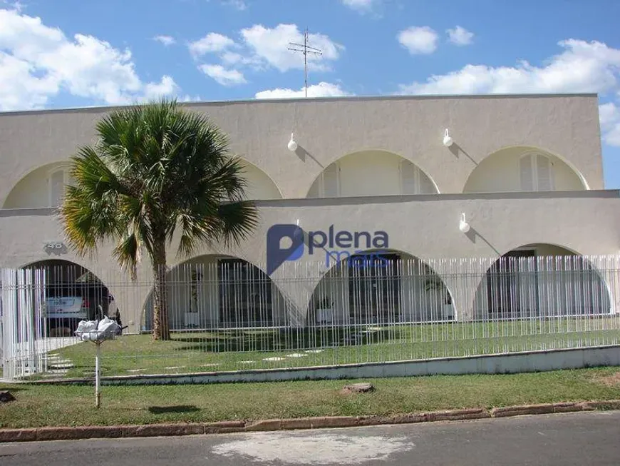 Foto 1 de Sobrado com 4 Quartos para venda ou aluguel, 800m² em Parque Taquaral, Campinas