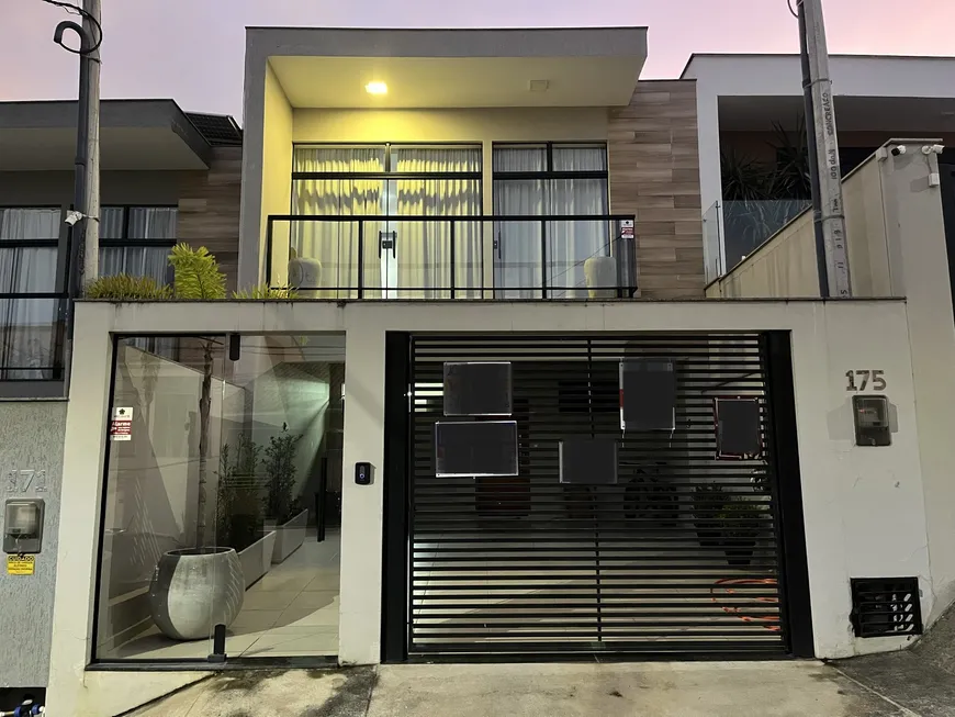 Foto 1 de Casa com 3 Quartos à venda, 212m² em Jardim Belvedere, Volta Redonda