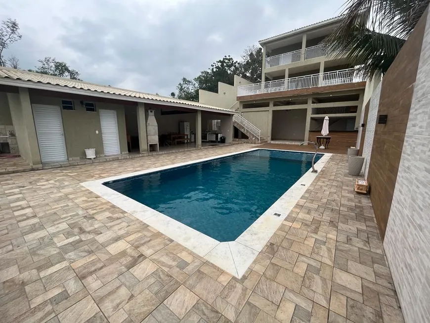 Foto 1 de Fazenda/Sítio com 5 Quartos à venda, 400m² em Paraíso de Igaratá, Igaratá