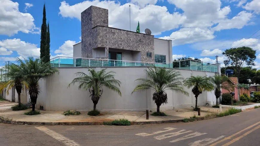 Foto 1 de Sobrado com 4 Quartos à venda, 350m² em Residencial Eli Forte, Goiânia