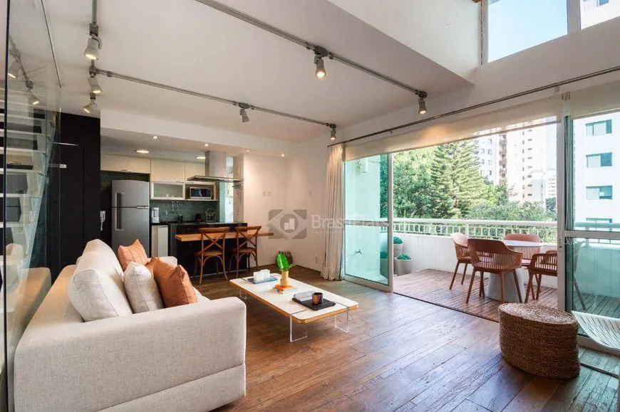 Foto 1 de Flat com 1 Quarto para venda ou aluguel, 74m² em Moema, São Paulo