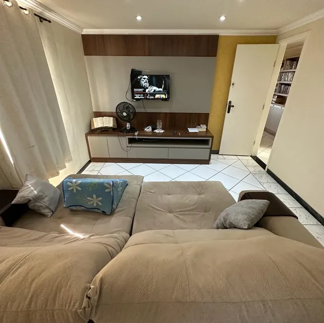 Foto 1 de Apartamento com 3 Quartos à venda, 100m² em Ilha dos Araujos, Governador Valadares