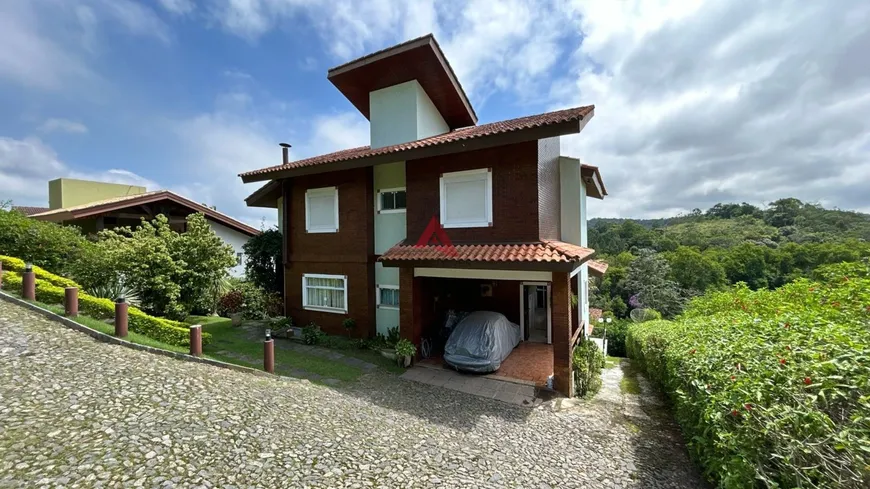 Foto 1 de Casa de Condomínio com 5 Quartos à venda, 290m² em Fazenda Palao Alpes de Guararema, Guararema