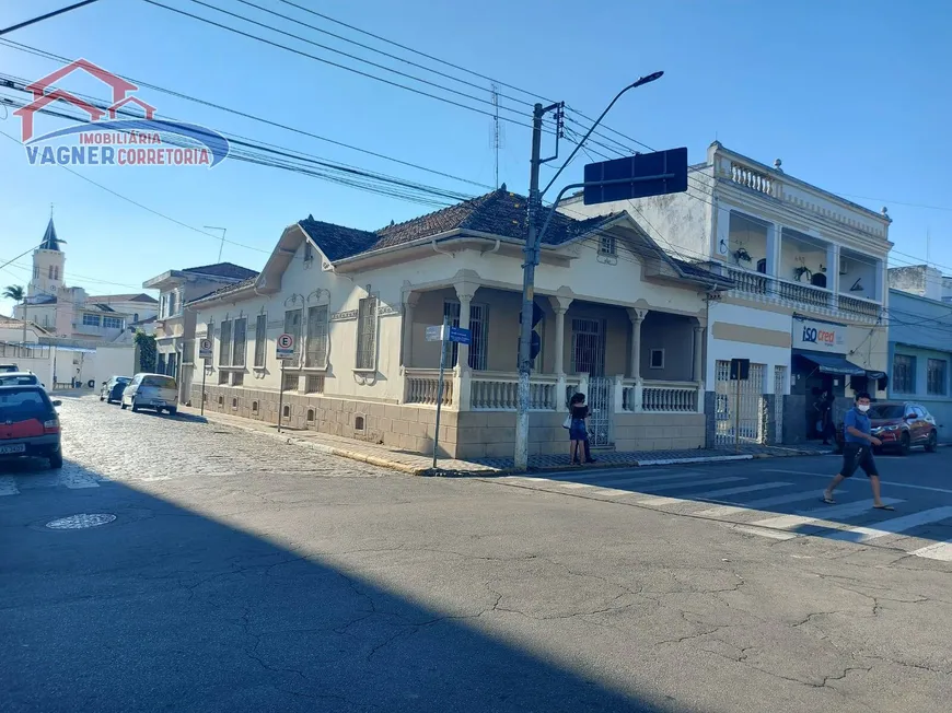 Foto 1 de Casa com 5 Quartos para venda ou aluguel, 350m² em Centro, Lorena