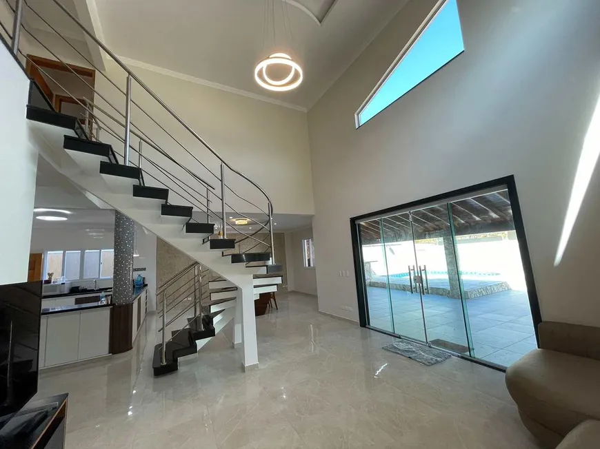 Foto 1 de Casa com 5 Quartos à venda, 312m² em Balneario Florida, Praia Grande