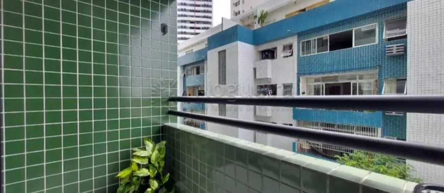 Foto 1 de Apartamento com 3 Quartos à venda, 70m² em Madalena, Recife