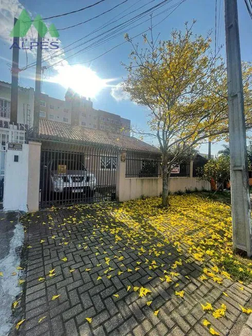 Foto 1 de Casa com 3 Quartos à venda, 130m² em Novo Mundo, Curitiba