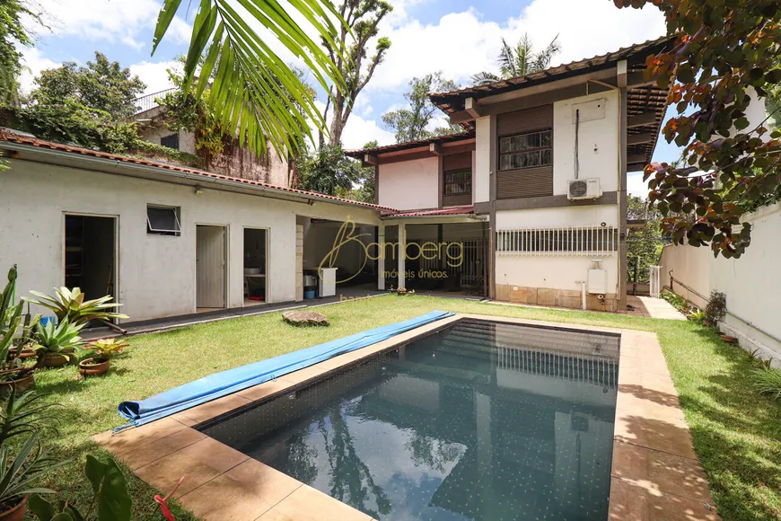 Foto 1 de Casa com 4 Quartos para alugar, 251m² em Vila Tramontano, São Paulo