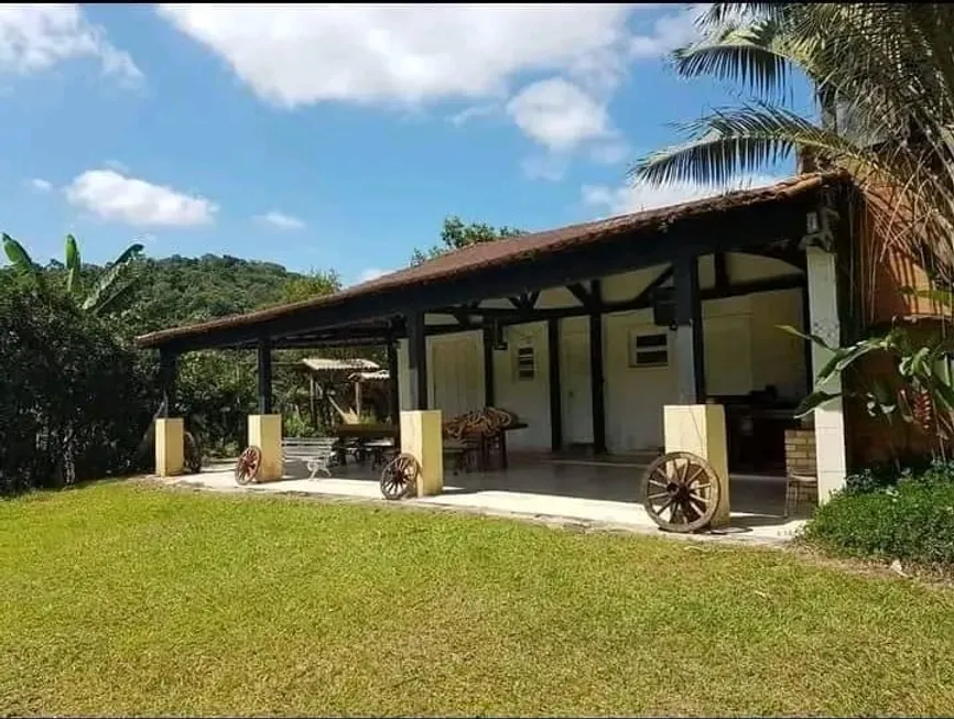 Foto 1 de Fazenda/Sítio com 4 Quartos à venda, 250m² em Zona Rural, Registro