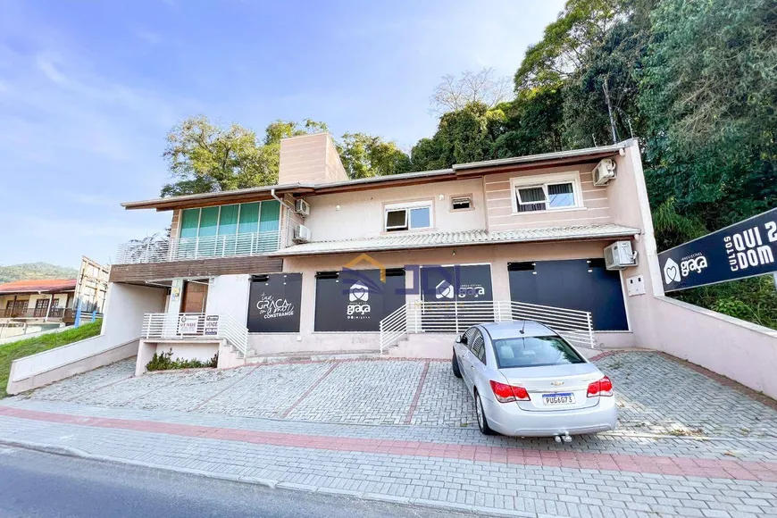 Foto 1 de Casa com 3 Quartos à venda, 303m² em Velha, Blumenau