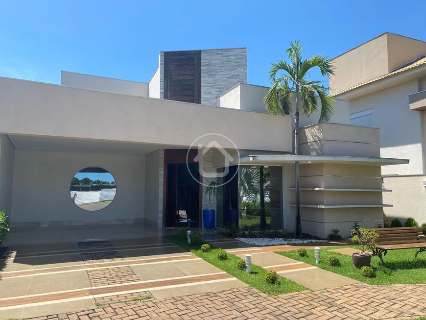 Foto 1 de Sobrado com 3 Quartos à venda, 235m² em Ribeirão do Lipa, Cuiabá